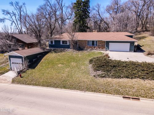 801 5th Avenue Nw, Valley City, ND, 58072 | Card Image