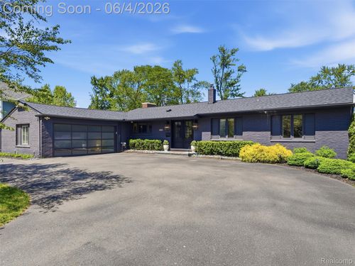 2950 Middlebury Ln, Bloomfield Hills, MI, 48301-4171 | Card Image