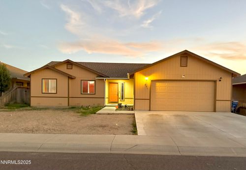641 Megan Way, Fallon, NV, 89406-3157 | Card Image