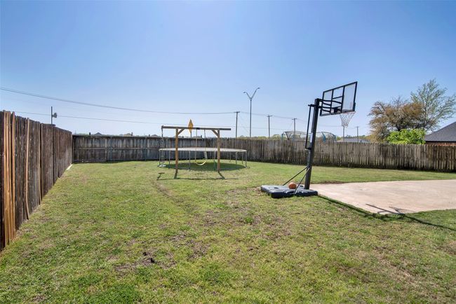 611 Clay Ln, House other with 4 bedrooms, 3 bathrooms and null parking in Sherman TX | Image 36