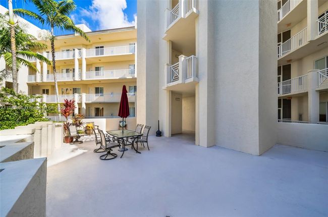 APT-501 - 3600 Oaks Clubhouse Dr, Condo with 3 bedrooms, 2 bathrooms and null parking in Pompano Beach FL | Image 50