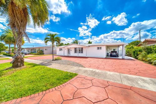 9340 Sw 26th St, Miami, FL, 33165-8133 | Card Image
