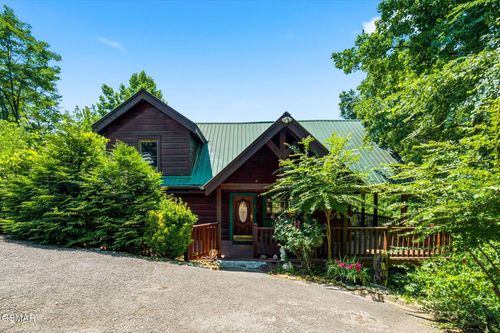 2606 Tree Top Way, Pigeon Forge, TN, 37863-7001 | Card Image
