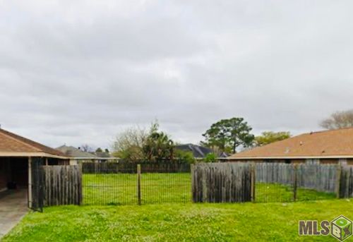 7722 Mill St, New Orleans, LA, 70126-1429 | Card Image