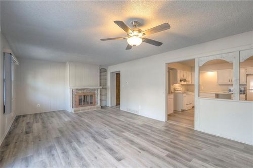 8029 130th Ct, Grandview, MO, 64030-2747 | Card Image