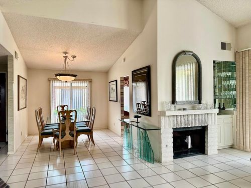 173 Gran Via, Palm Desert, CA, 92260-2130 | Card Image