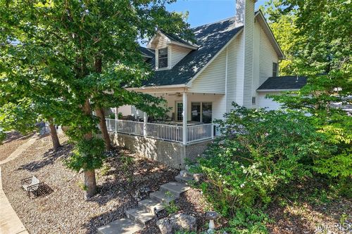 133 Wye Dr, Lake Ozark, MO, 65049-5216 | Card Image