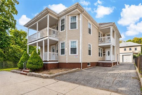 33 Ivy Street, Pawtucket, RI, 02860 | Card Image