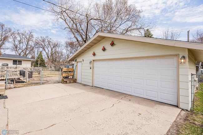 26 x 24 Garage | Image 31