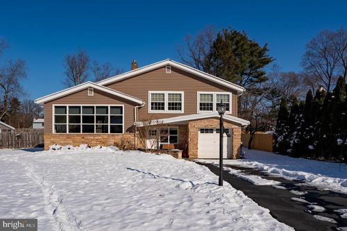 4 Ivy Ln, YARDLEY, PA, 19067-1808 | Card Image