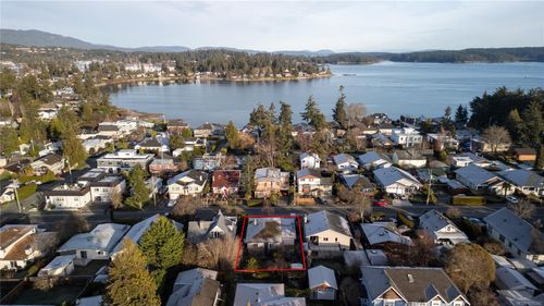 2425 Amelia Ave, Sidney, BC, V8L2J4 | Card Image
