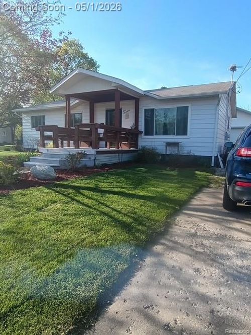 117 E Fauble St, Durand, MI, 48429-1652 | Card Image