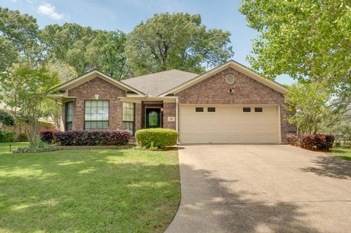 101 Settlers Ct, Palestine, TX, 75801-5867 | Card Image