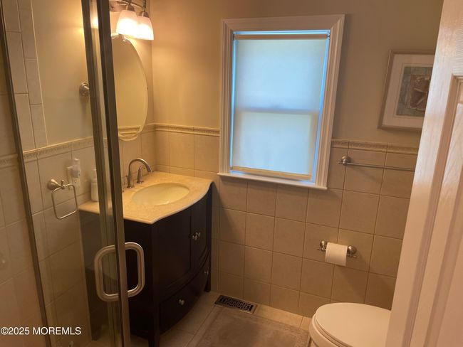 2 nd floor full bath | Image 34