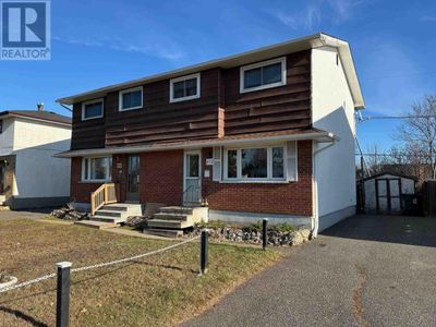 452 James St N, Home with 3 bedrooms, 2 bathrooms and null parking in Thunder Bay ON | Image 1