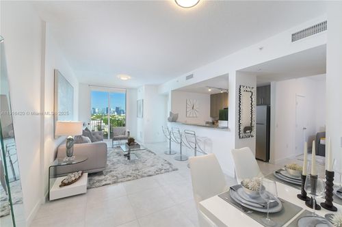 apt-603-514 Sw 22nd Ave, Miami, FL, 33135-3152 | Card Image