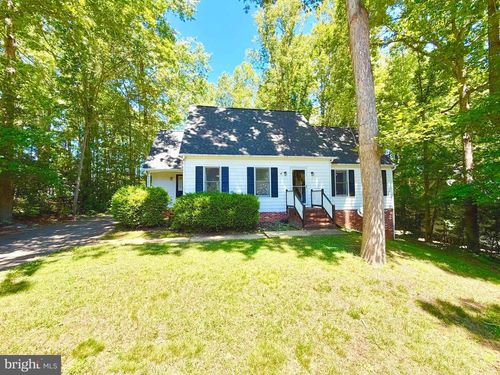 609 Stonewall Ln, FREDERICKSBURG, VA, 22407-7498 | Card Image