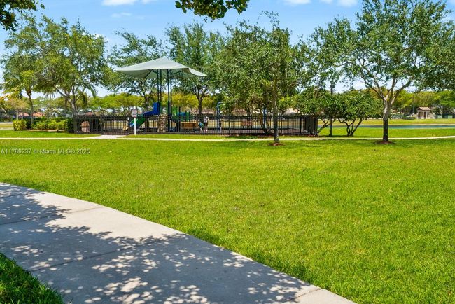 21937 Sw 88 Th Path, Townhouse with 3 bedrooms, 3 bathrooms and null parking in Cutler Bay FL | Image 27