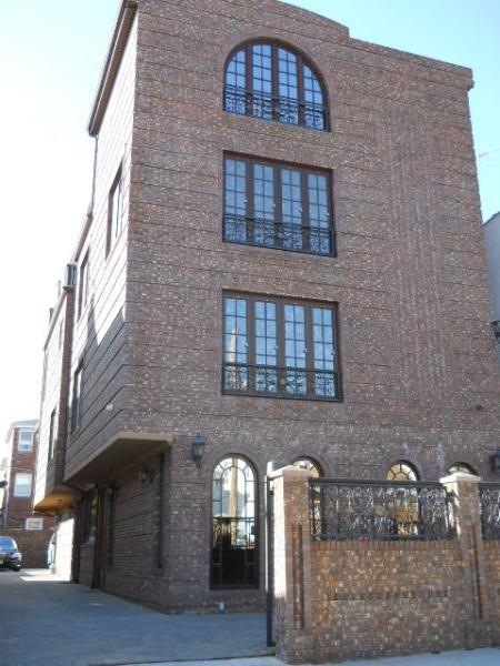 70th St, Brooklyn, NY 11228