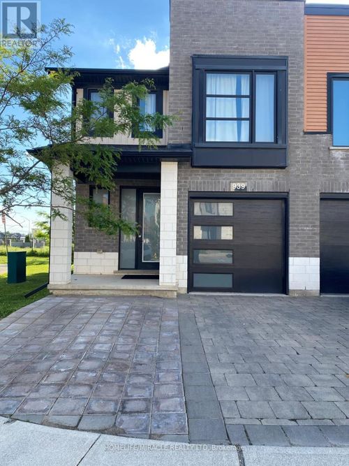 939 W Village Sq, London, ON, N6H0J7 | Card Image