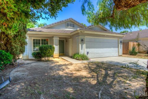 8900 Rollingbay Dr, Bakersfield, CA, 93312 | Card Image