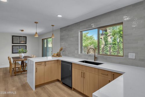 1010 E Lois Ln, Phoenix, AZ, 85020-1191 | Card Image