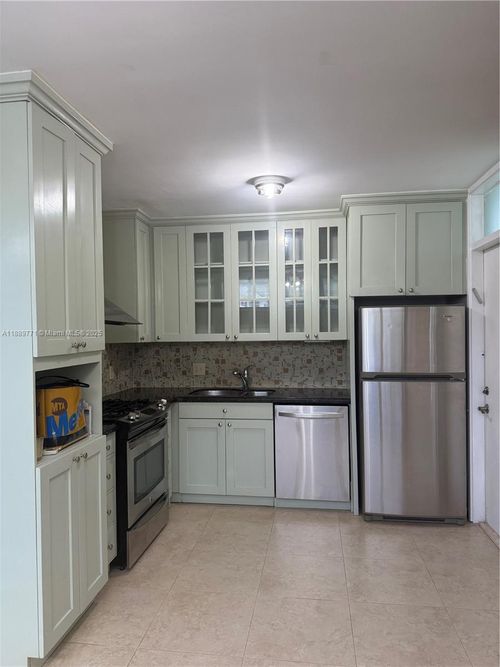 apt-11-1070 98th St, Bay Harbor Islands, FL, 33154-1732 | Card Image