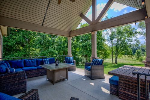 380 Sequoia Ln, Clarksville, TN, 37040-6571 | Card Image