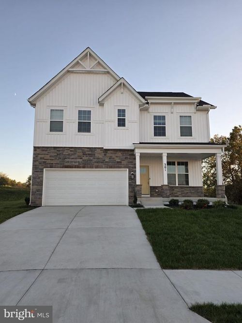 301 Eclipse St, Charles Town, WV, 25414-1838 | Card Image