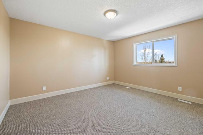 41 Valley Crest Close Nw, Home with 3 bedrooms, 3 bathrooms and 4 parking in Calgary AB | Image 22