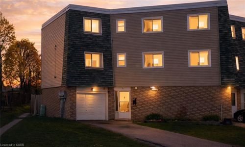 1-60 Elmsdale Dr, Kitchener, ON, N2E2G4 | Card Image