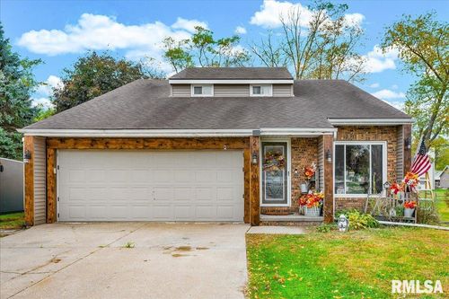 2 Country Ln, East Peoria, IL, 61611-1408 | Card Image