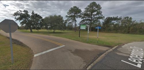 402 Legendre Dr, Slidell, LA, 70460-3423 | Card Image