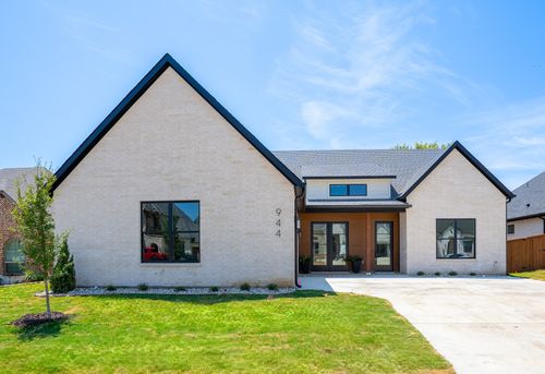 944 Claystone Ridge Dr, Burleson, TX, 76028-3797 | Card Image