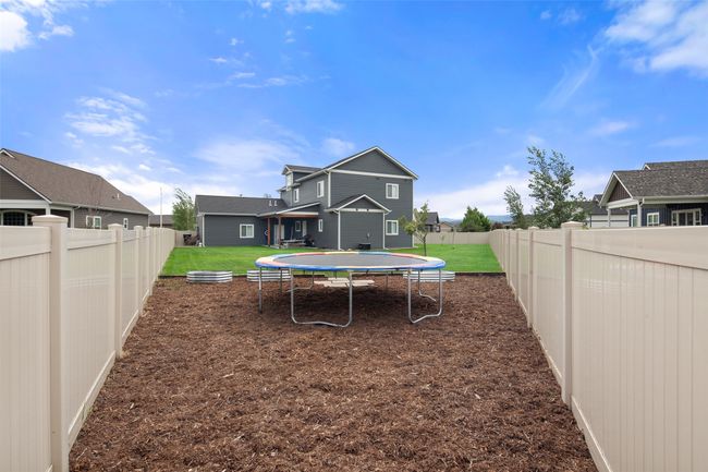 Many angles in back yard. | Image 14