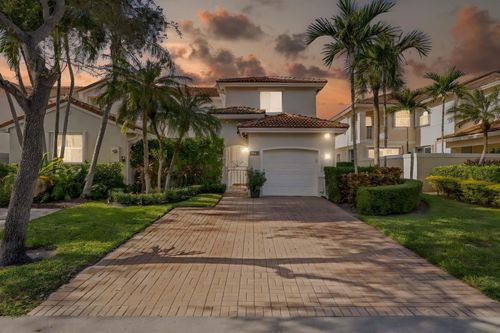 1546 Yellowheart Way, Hollywood, FL, 33019-4860 | Card Image