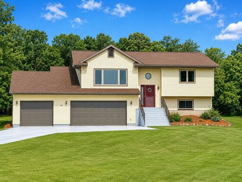703 Meadowview Ln, Lodi, WI, 53555-1347 | Card Image