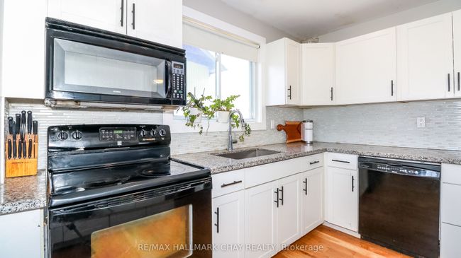 51 Christie Cres, House other with 4 bedrooms, 2 bathrooms and 4 parking in Barrie ON | Image 13