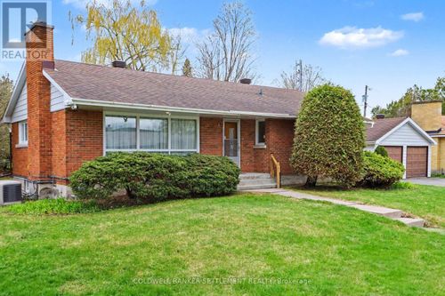 2 Glenview Cres, Perth, ON, K7H2L2 | Card Image