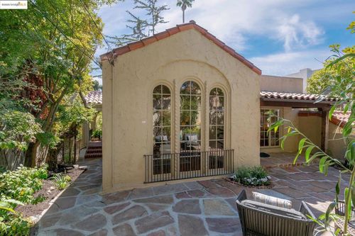 1922 San Antonio Ave, Berkeley, CA, 94707-1620 | Card Image