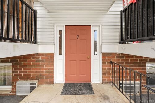 apt-7b-1548 Route 9, Wappingers Falls, NY, 12590-2858 | Card Image