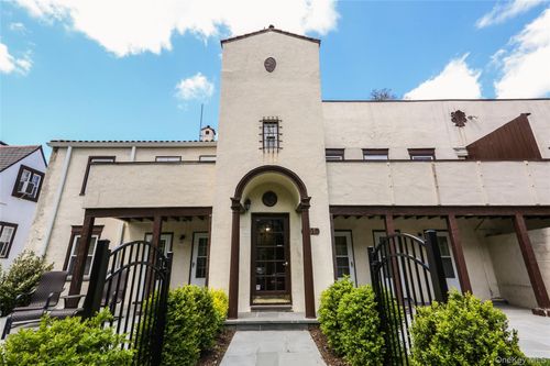 5-107 Kensington Rd, Bronxville, NY, 10708-1422 | Card Image