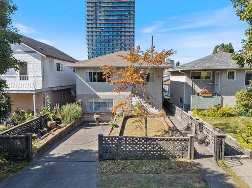 5131 Ann St, Vancouver, BC, V5R4J8 | Card Image