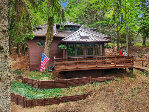 20 Crescent Hill, Grand Haven, MI, 49417 | Card Image