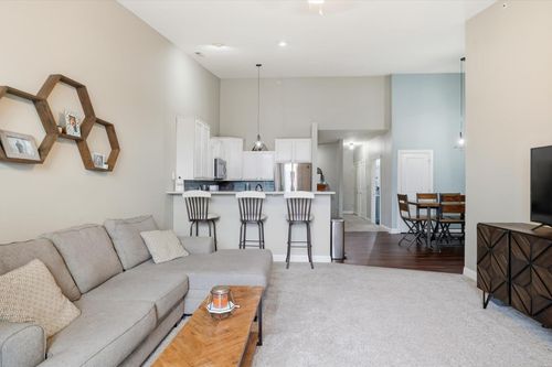 1544 Roxbury Way, Waukesha, WI, 53186-3992 | Card Image