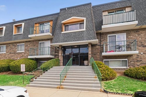 3a-3223 W Parkway Dr, Northbrook, IL, 60062-7241 | Card Image