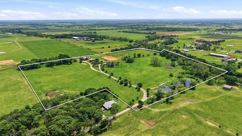 1100 Debbie Ln, Pilot Point, TX, 76258-4661 | Card Image