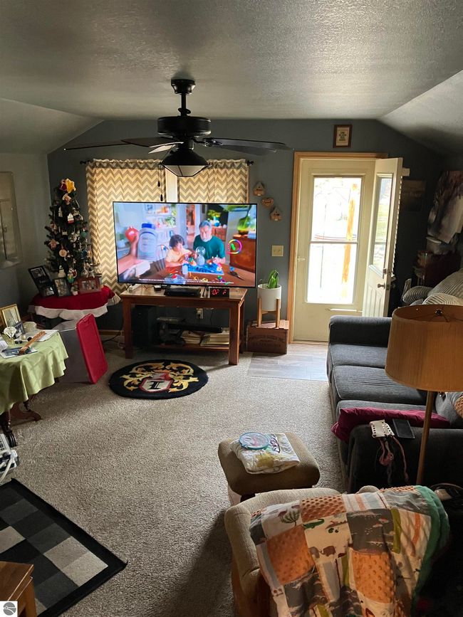 1295 Wa Ba Tesse Dr Ne, House other with 2 bedrooms, 1 bathrooms and null parking in Kalkaska MI | Image 9