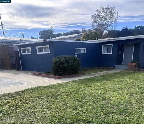 924 E Meadow Ave, Pinole, CA, 94564-2617 | Card Image