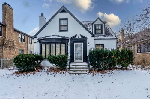 6738 N Ionia Ave, Chicago, IL, 60646-2837 | Card Image